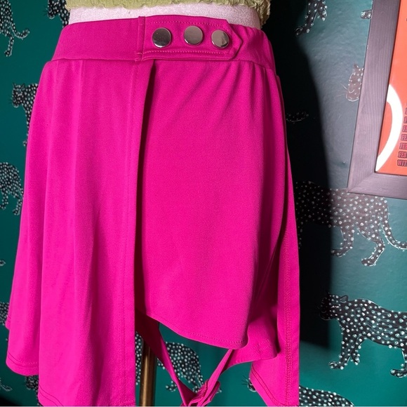 NWOT Hot Pink Barbie Core Punk Mini Skort with Adjustable Thigh Buckle Size M - Picture 4 of 12